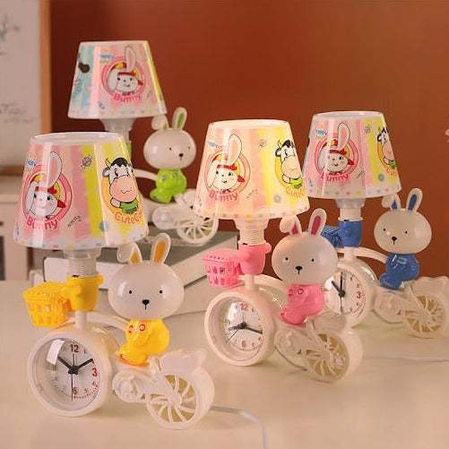 Children&#39;s lamp with clock